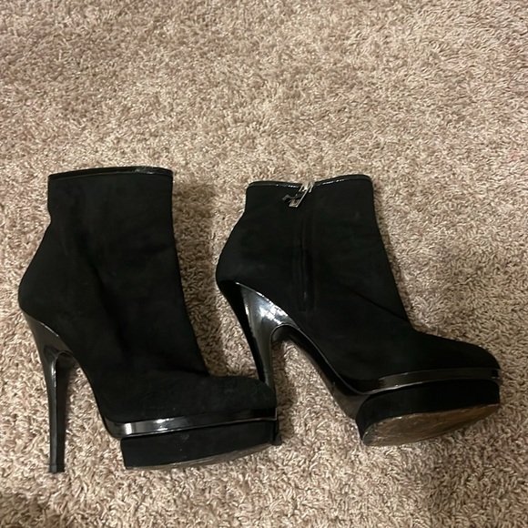 Yves Saint Laurent Black Suede Platform boot heels
Size 37 1/2 EU SIZE 6 US - Picture 7 of 13